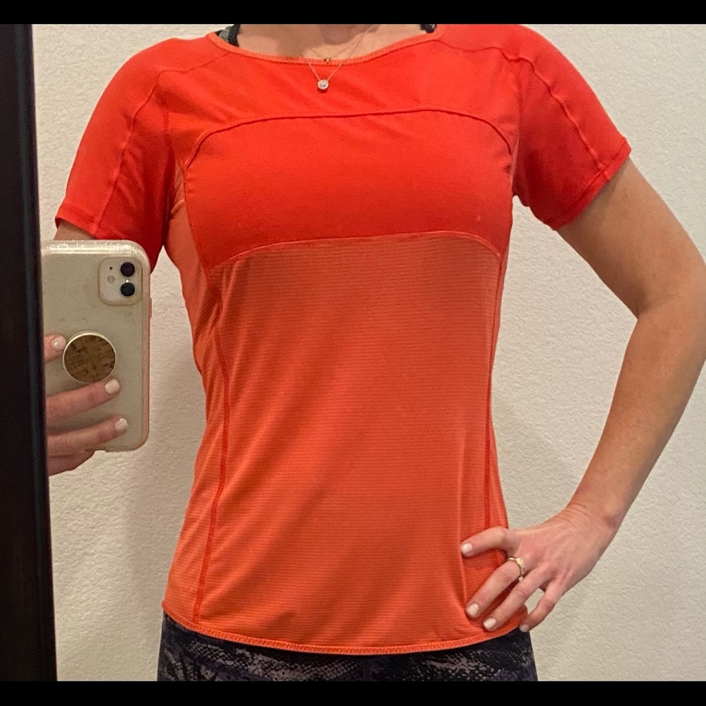 Lululemon short sleeve shirt